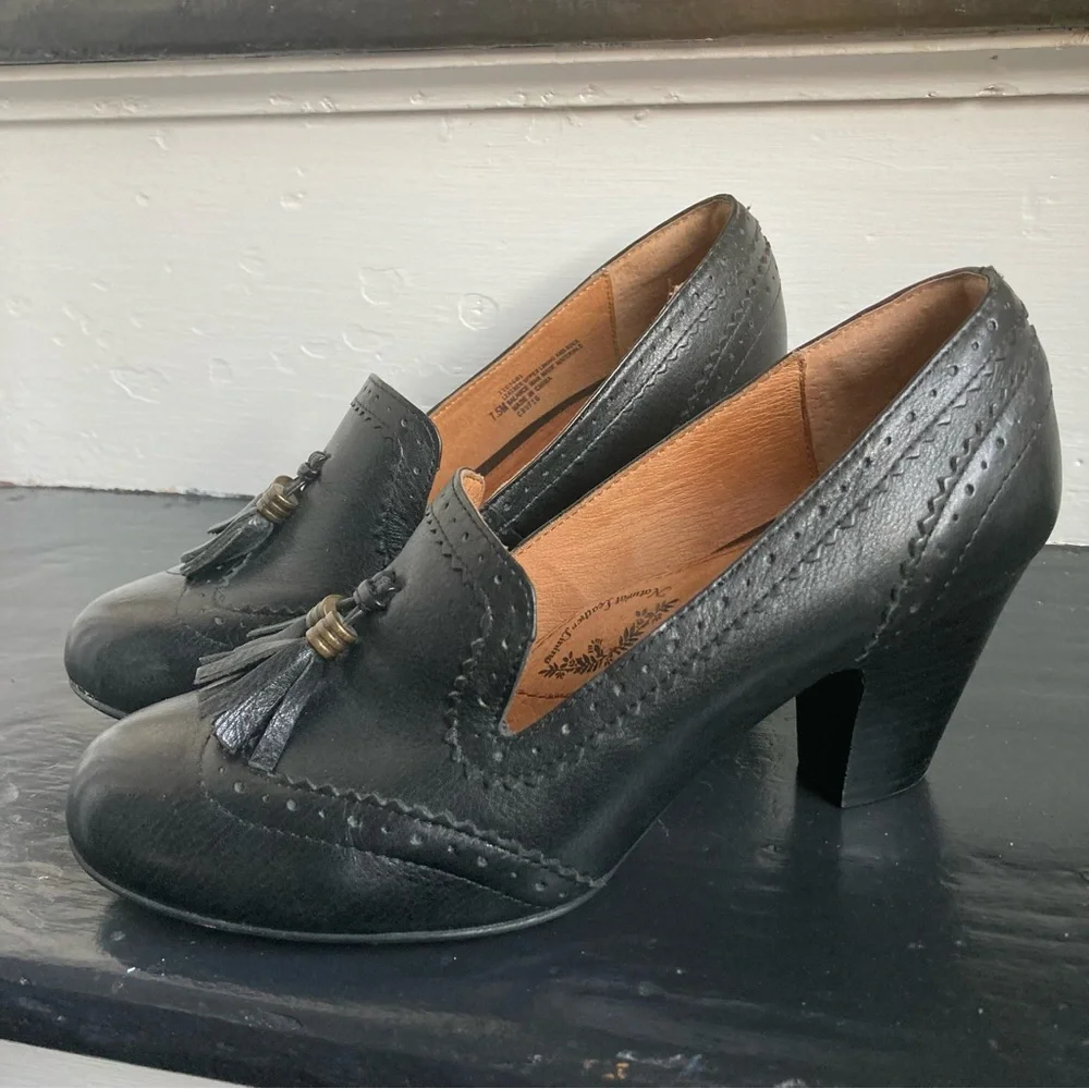 Sofft Leather Tassel Closed Toe Heels - Picture 8 of 8